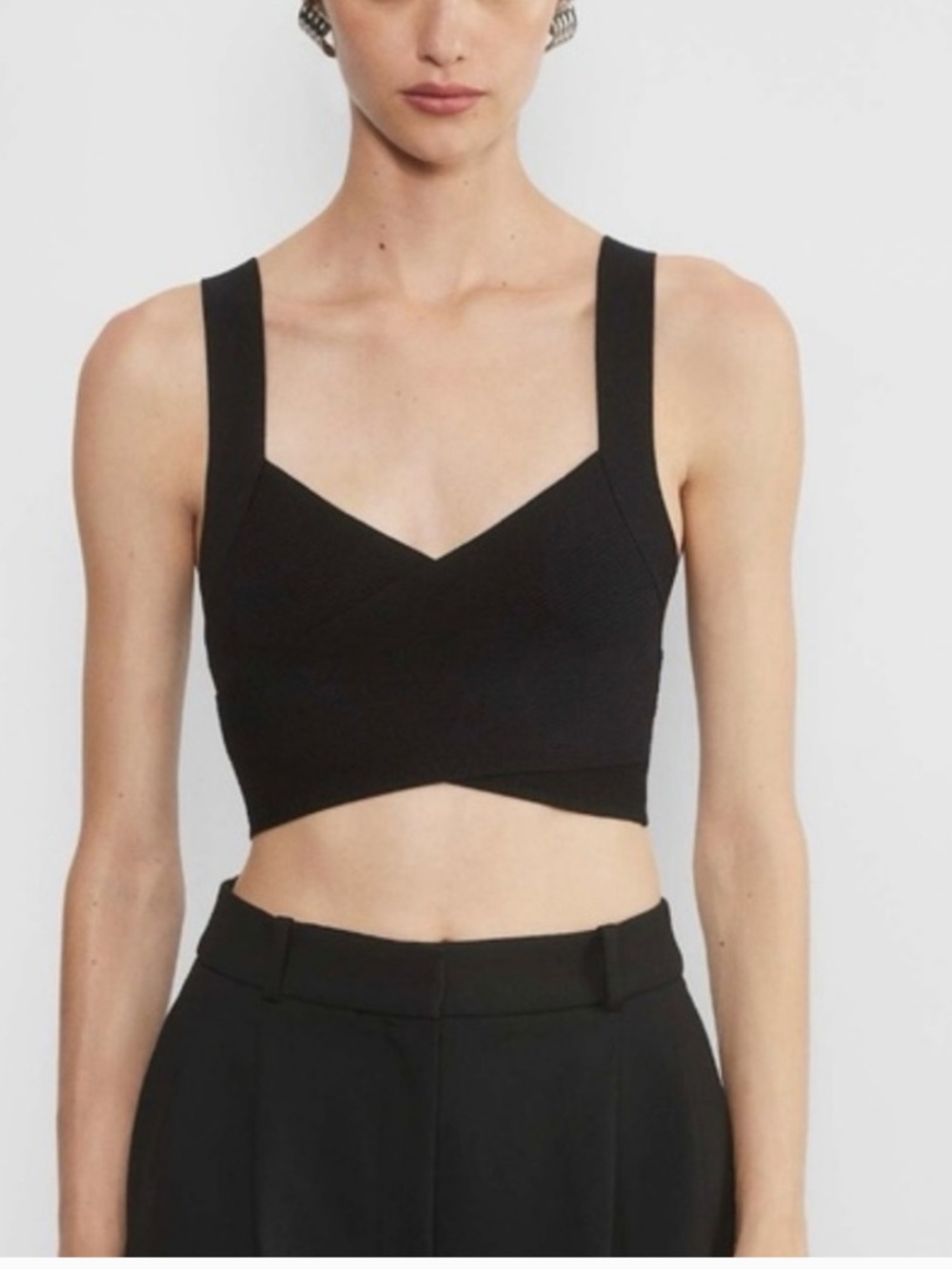 Babaton Black Cropped V-Neck Tank